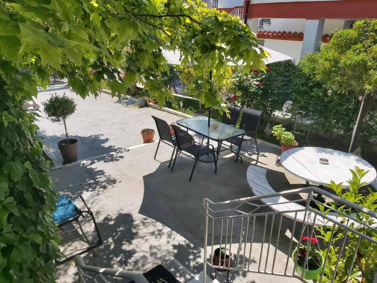 Katrine Rooms Nea Kallikrateia Exterior foto
